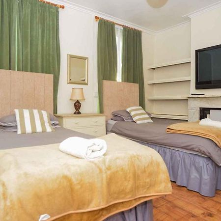 Pedro Host Family Apartment Londra Exterior foto